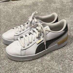 Puma White and Green Sneakers